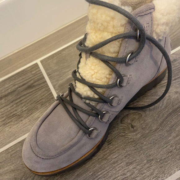 Sorel Harlow Lace Cozy Boot in light gray 7.5 - Picture 2 of 8